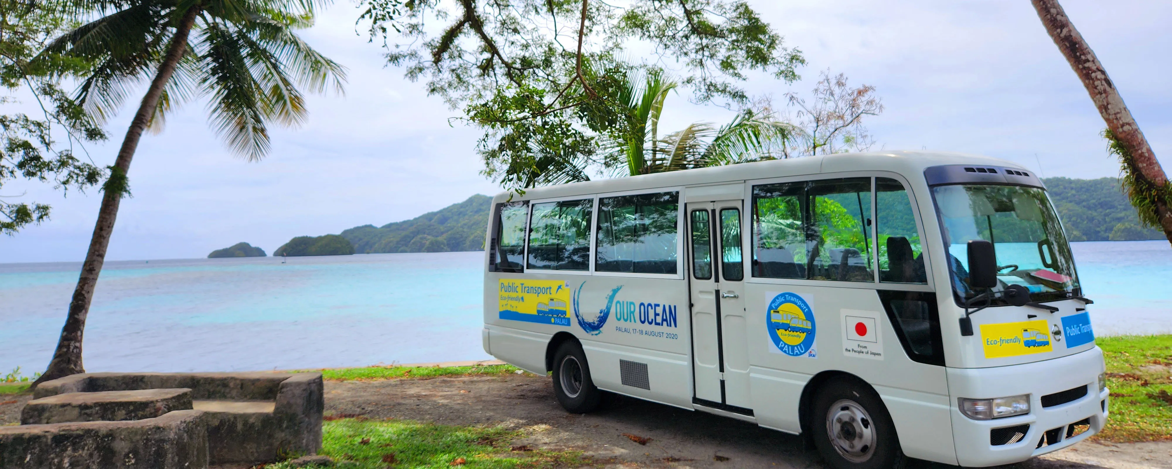 Palau Bus Hero Banner